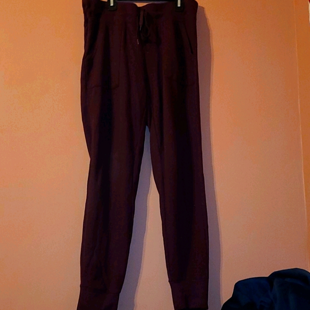 Maron joggers